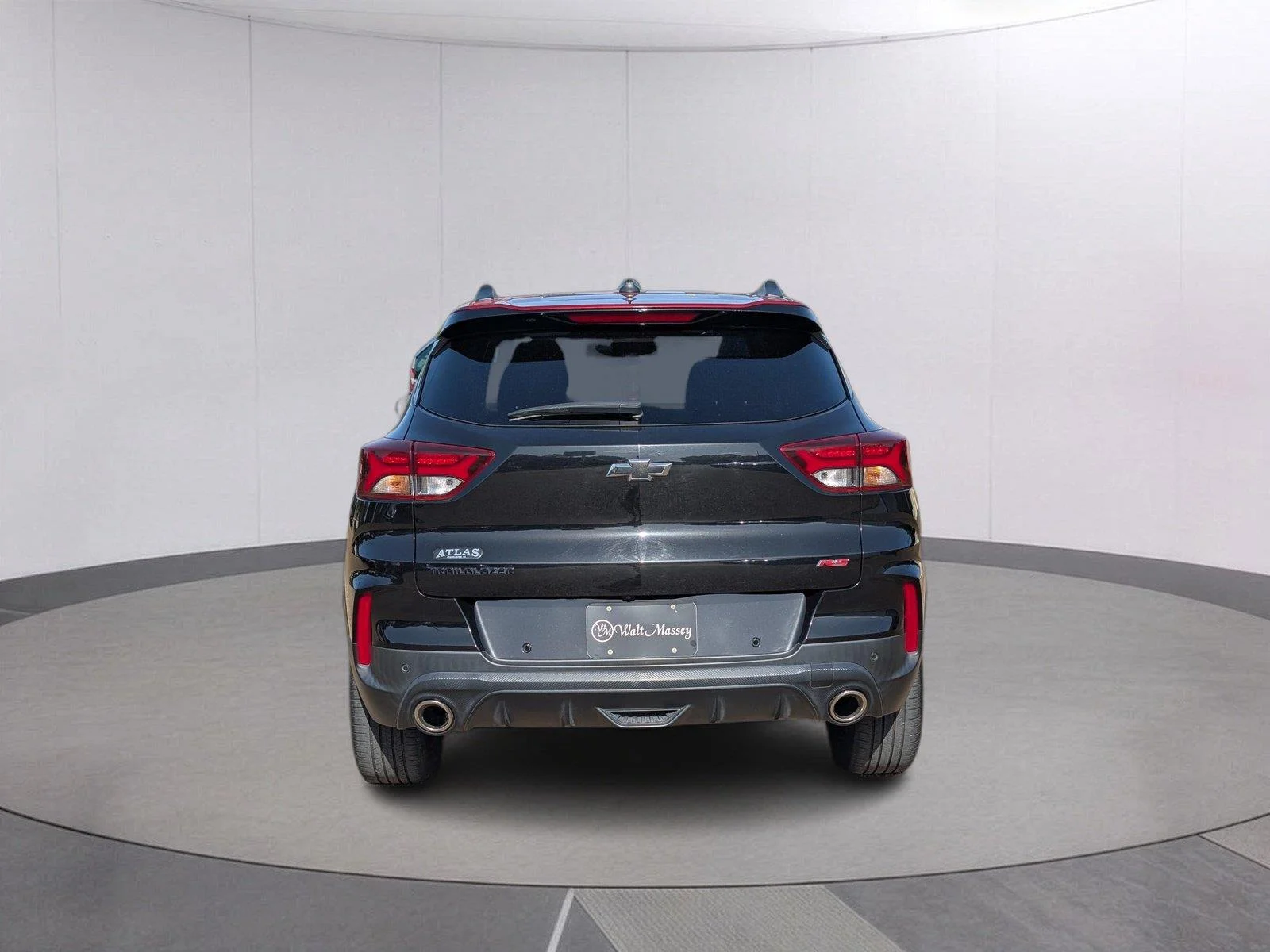 Used 2022 MOSAIC BLACK METALLIC Chevrolet RS image 4