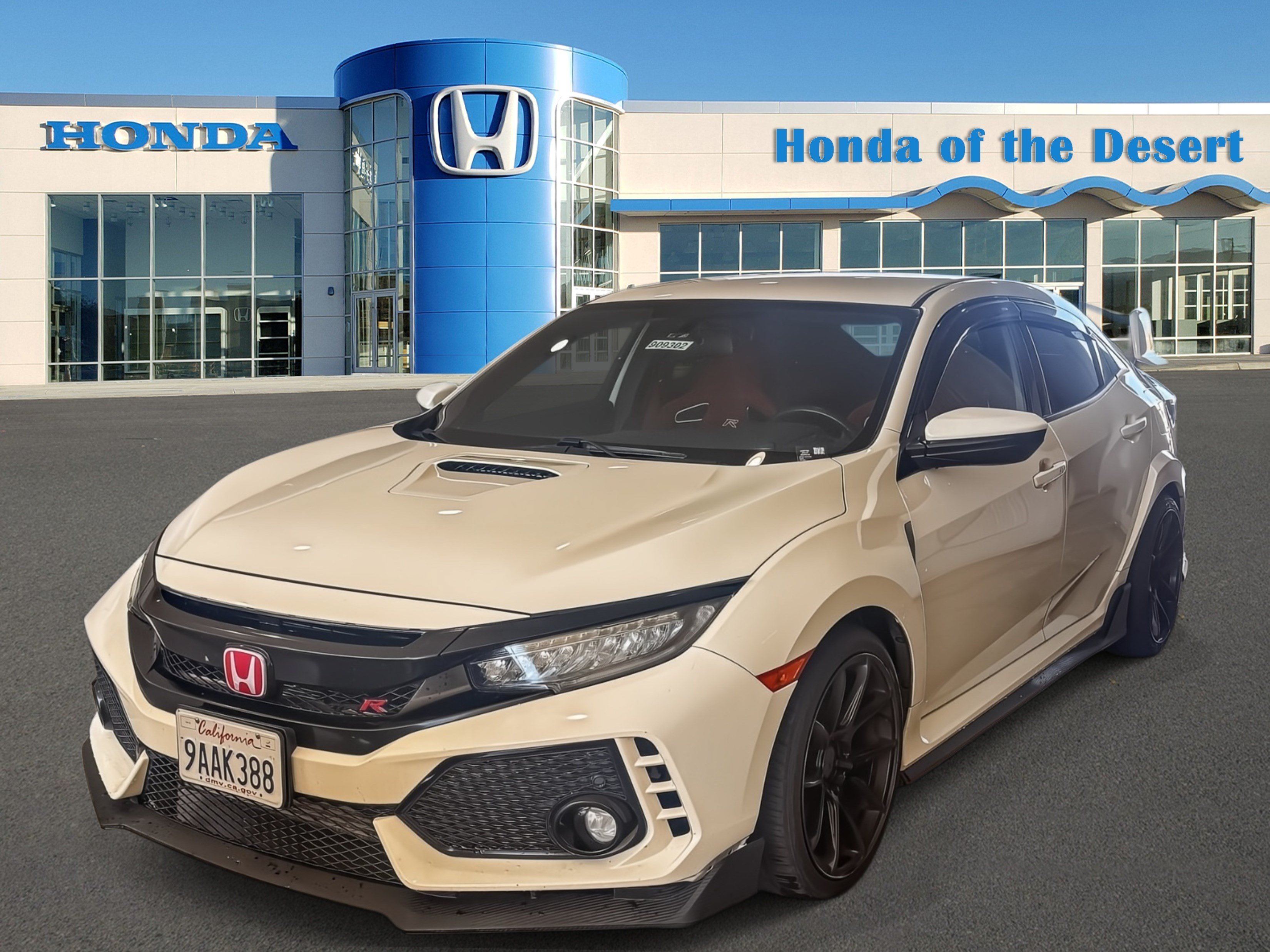 Used 2018 Championship White Honda Touring image 3