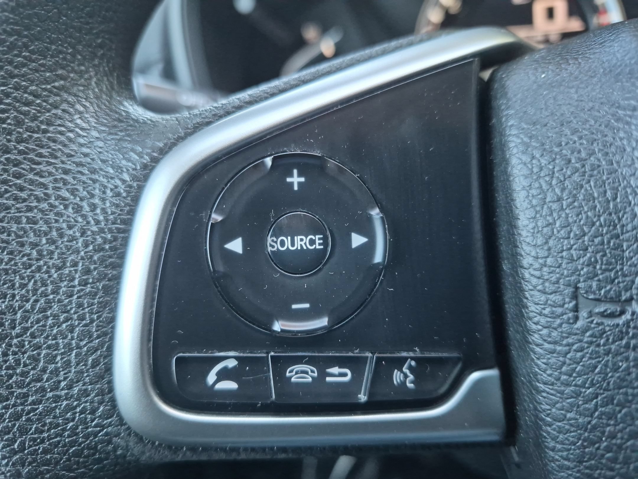 Certified Used 2018 Silver Honda LX image 14