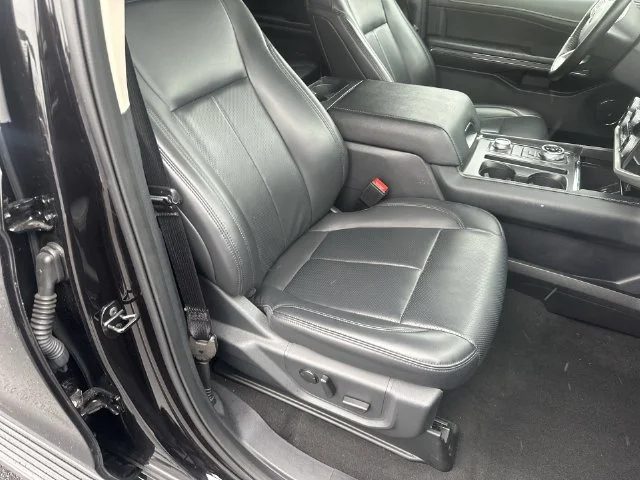 Used 2024 Black Ford XLT image 28