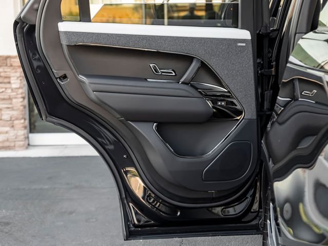 New 2026 Santorini Black Land Rover Dynamic SE image 23
