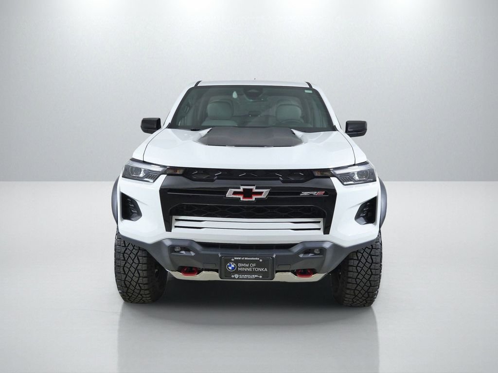 Used 2025 White Chevrolet ZR2 image 3