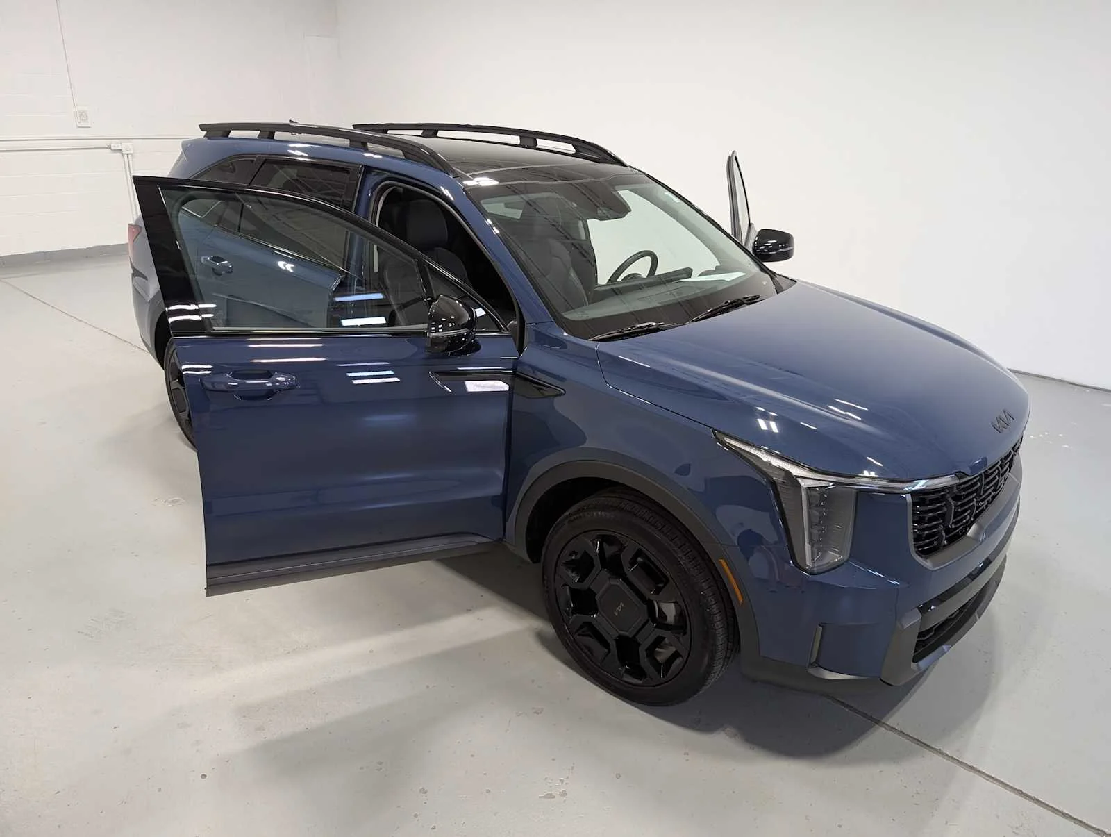 Certified Used 2025 Midnight Lake Blue Kia X-Line EX image 16