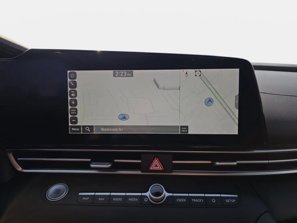 Certified Used 2024 Metal Hyundai Limited image 19