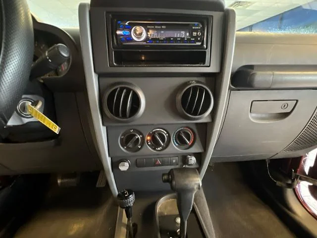 Used 2007 Red Rock Crystal Pearlcoat Jeep  image 19