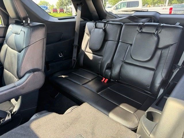 Used 2023 White Metallic Ford ST image 28