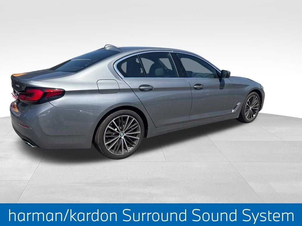 Used 2023 Gray BMW 540i image 3