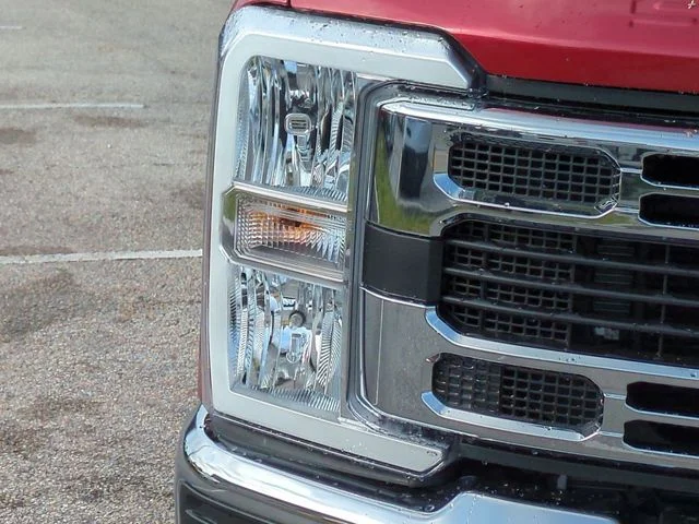 New 2026 Ruby Red Metallic Tinted Clearcoat Ford F-250® XLT image 10