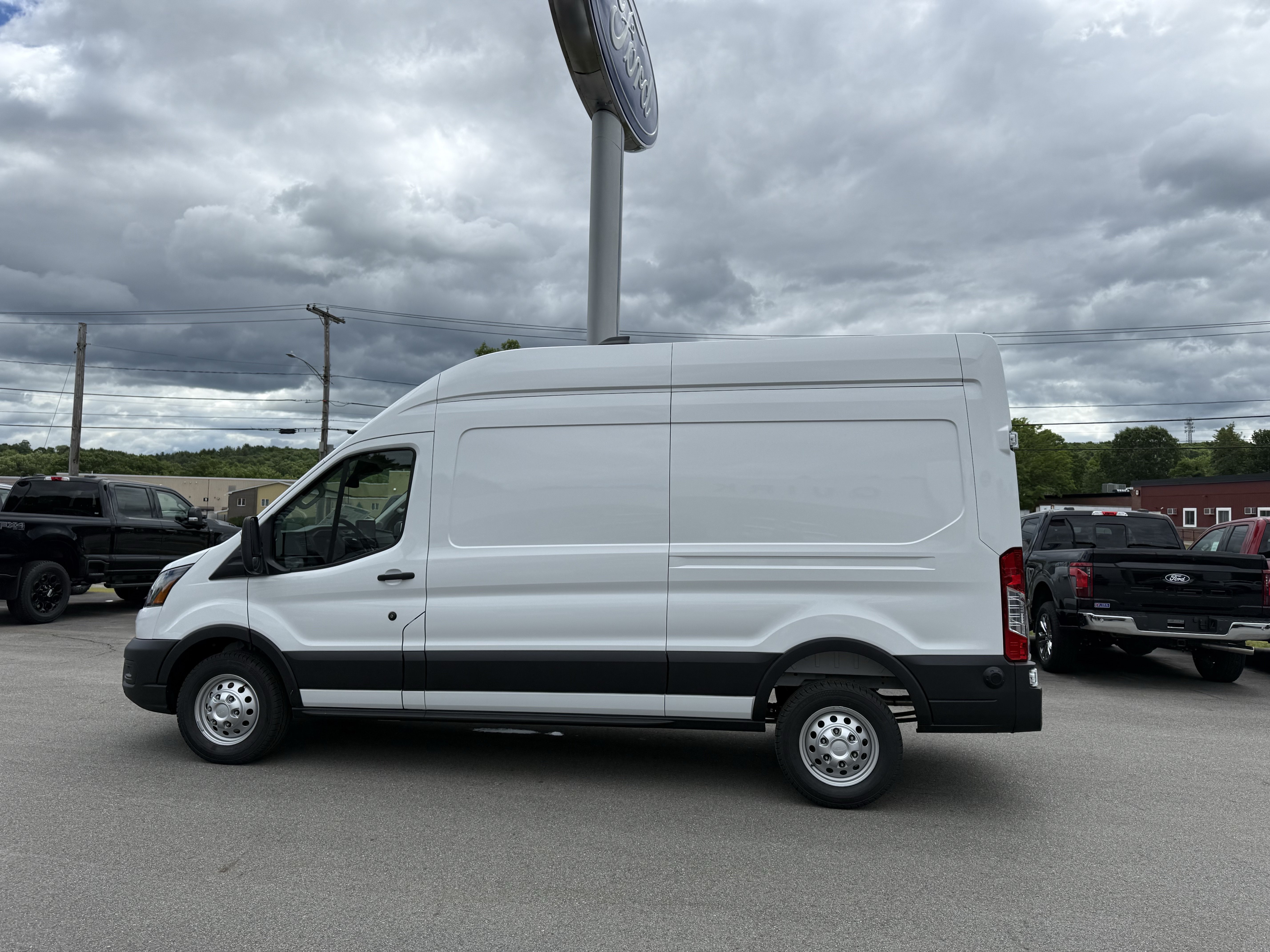 New 2026 Oxford White Ford  image 11