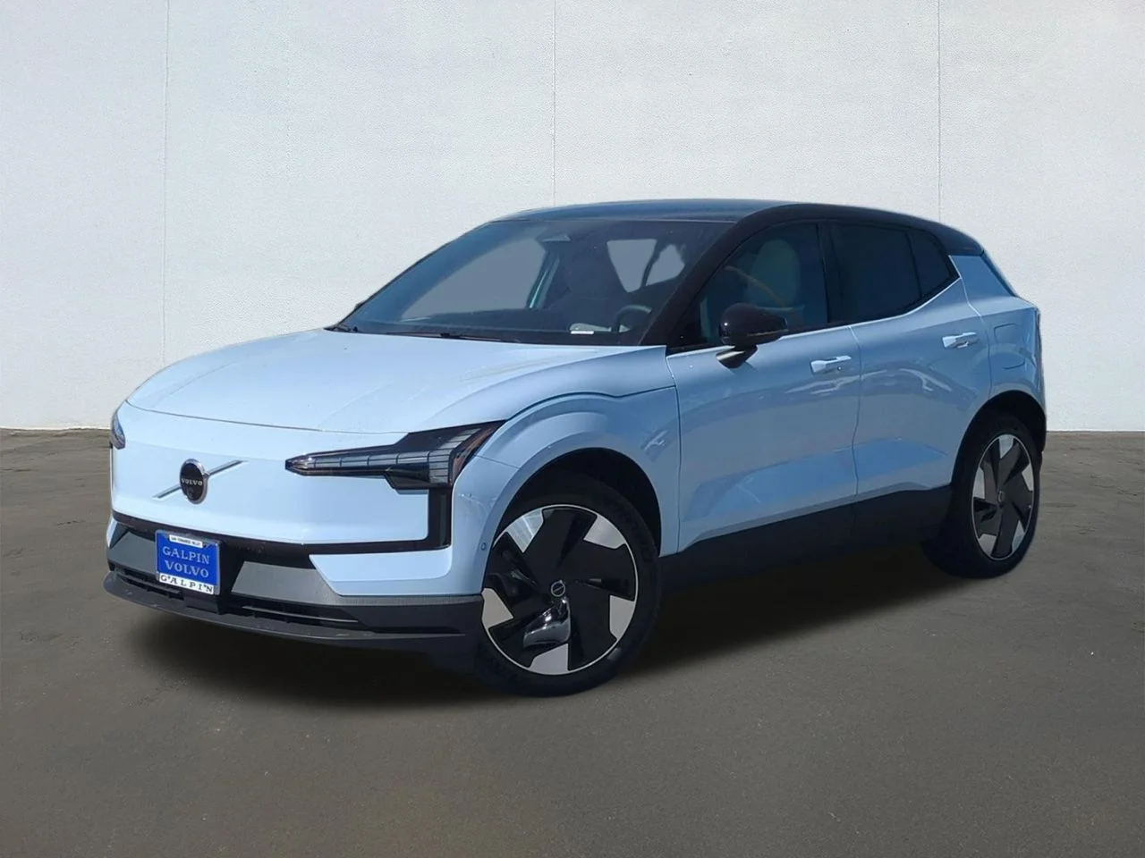 2026 Volvo EX30 Twin Motor Performance Ultra's photo