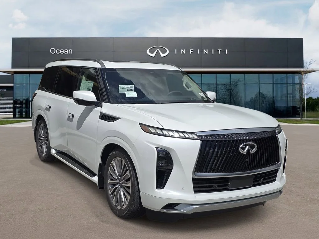 New 2026 RADIANT WHITE INFINITI Luxe 2WD image 2