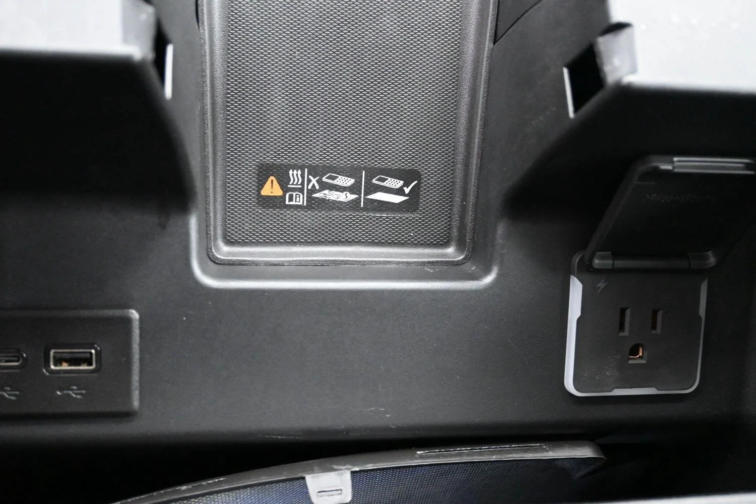 Used 2025 Black Chevrolet High Country image 38