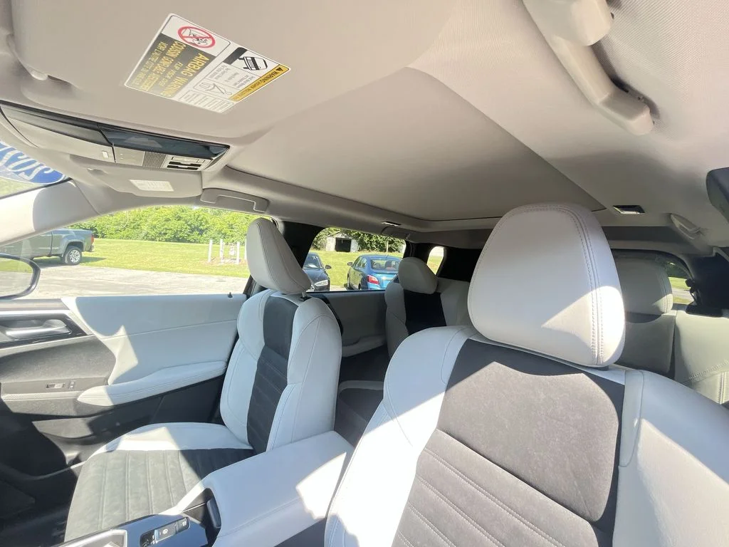 Used 2025 Black Mitsubishi SE image 22