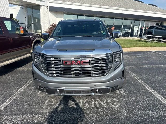 Used 2023 Silver GMC Denali image 4
