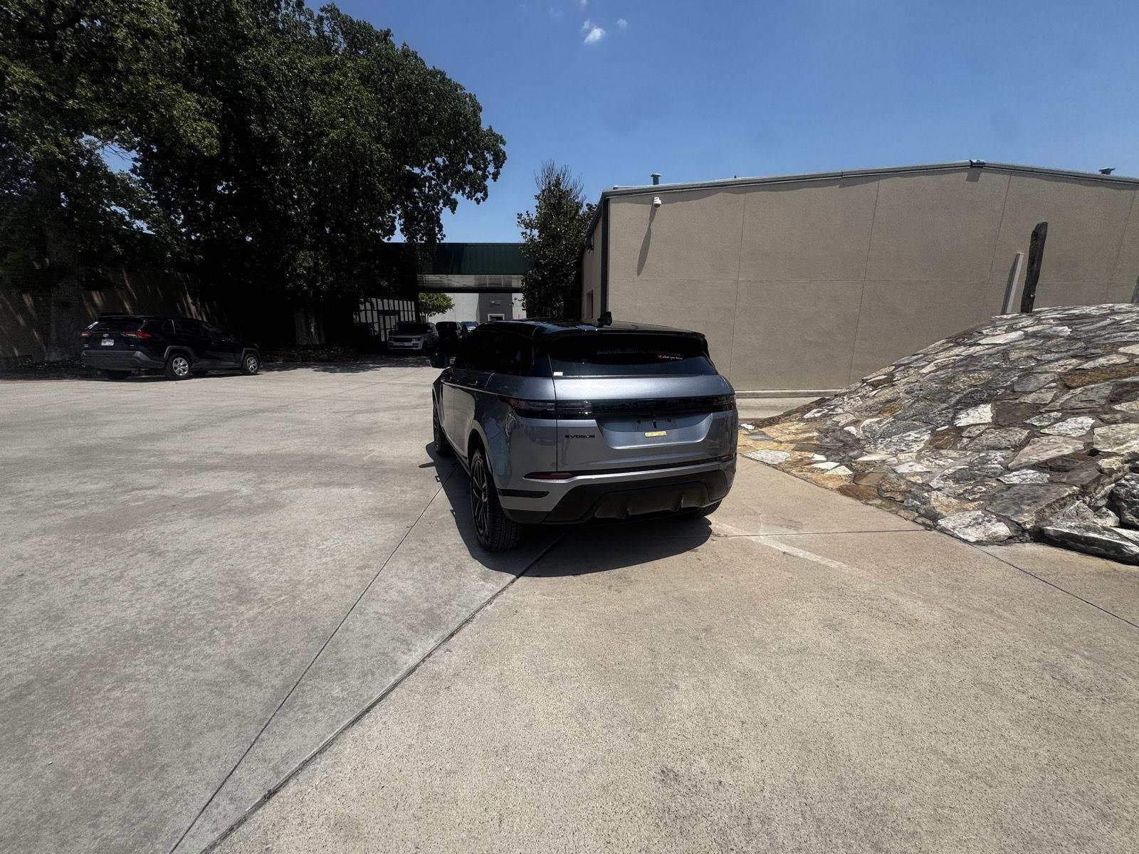 Used 2025 Eiger Grey Land Rover Core S image 4