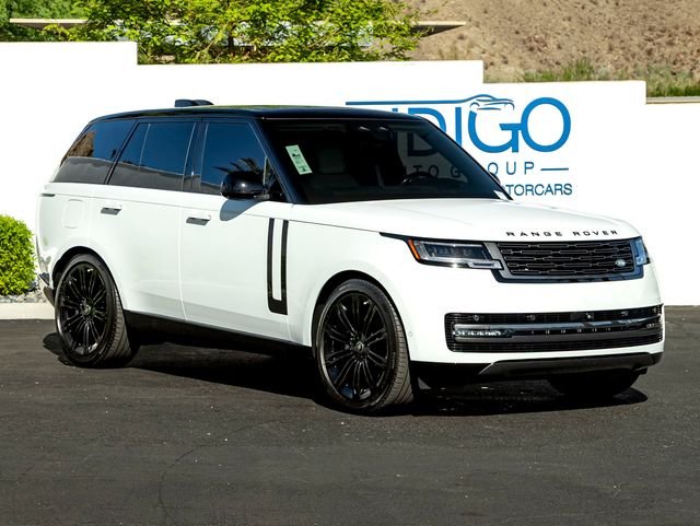 Used 2025 Fuji White Land Rover SE image 4