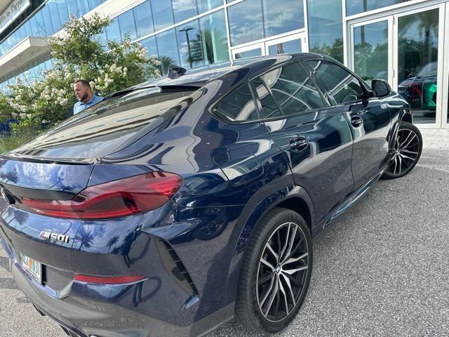 Used 2021 Tanzanite Blue II Metallic BMW M50i image 4
