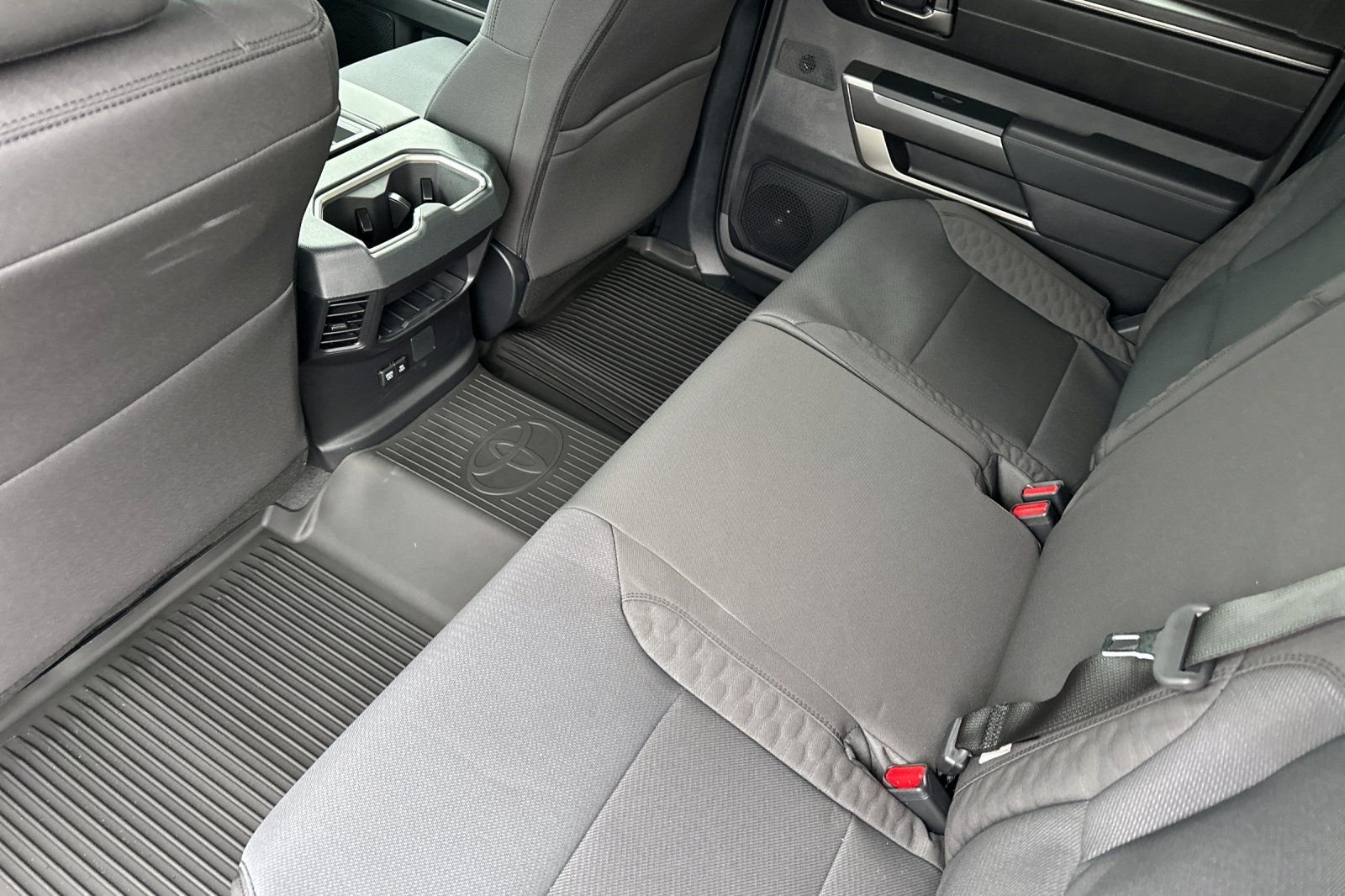 2026 Toyota Tundra SR5 - Photo 12