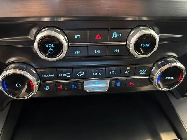 Certified Used 2025  Ford Lariat image 20