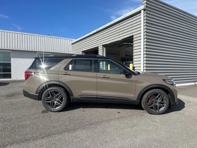 New 2026 Marsh Gray Ford ST image 2