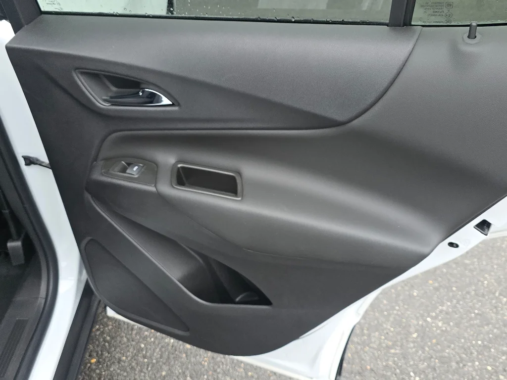 Used 2024 Summit White Chevrolet LT image 23