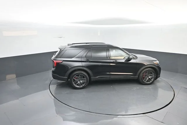 New 2026 Black Ford ST image 30