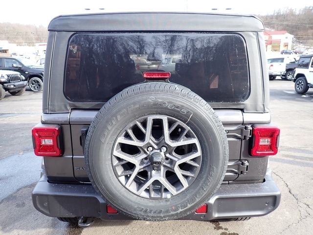 New 2026 Granite Crystal Metallic Clear-Coat Exterior Paint Jeep Sahara image 4