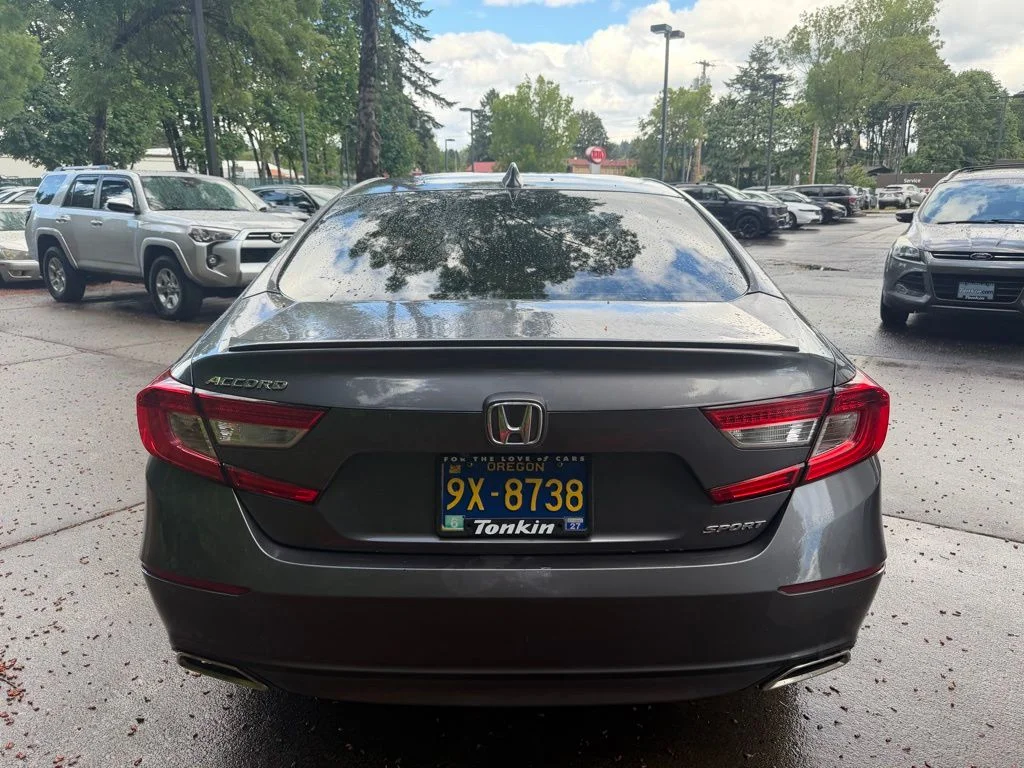 Used 2018  Honda Sport image 5
