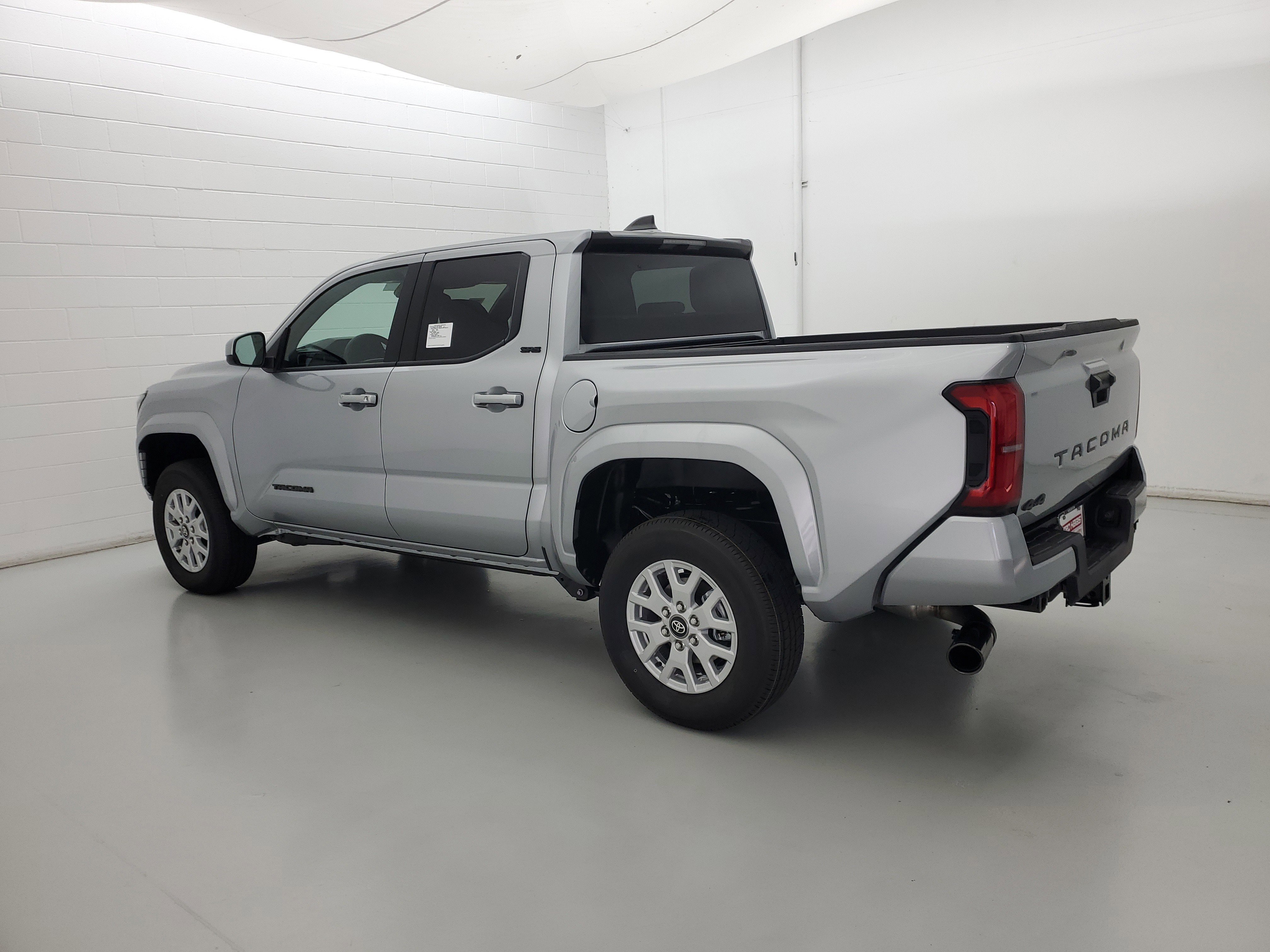 2026 Toyota Tacoma SR5 - Photo 7