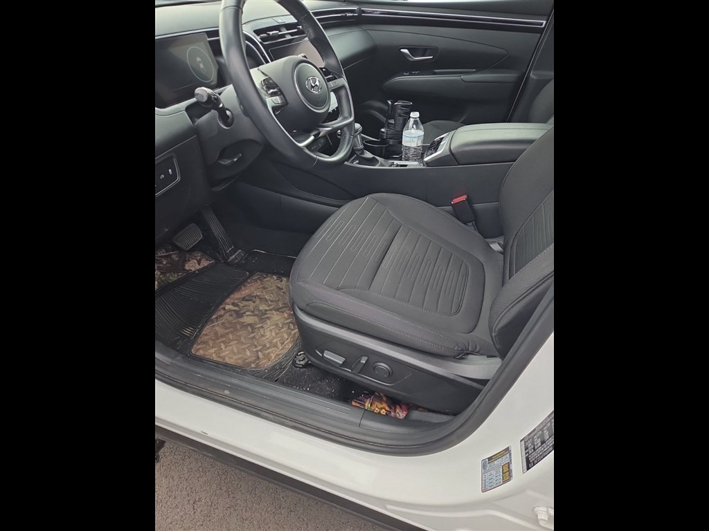 Used 2023 White Hyundai SEL Premium image 16
