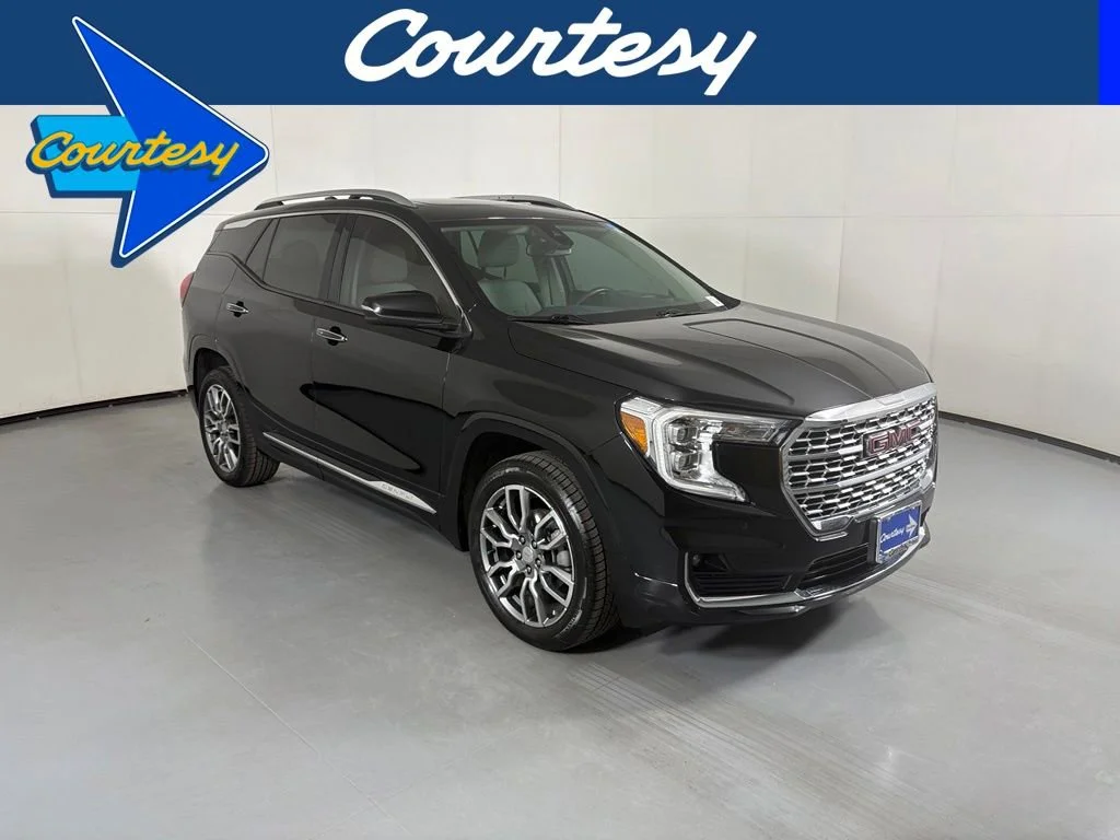 2022 GMC Terrain Denali AWD's photo