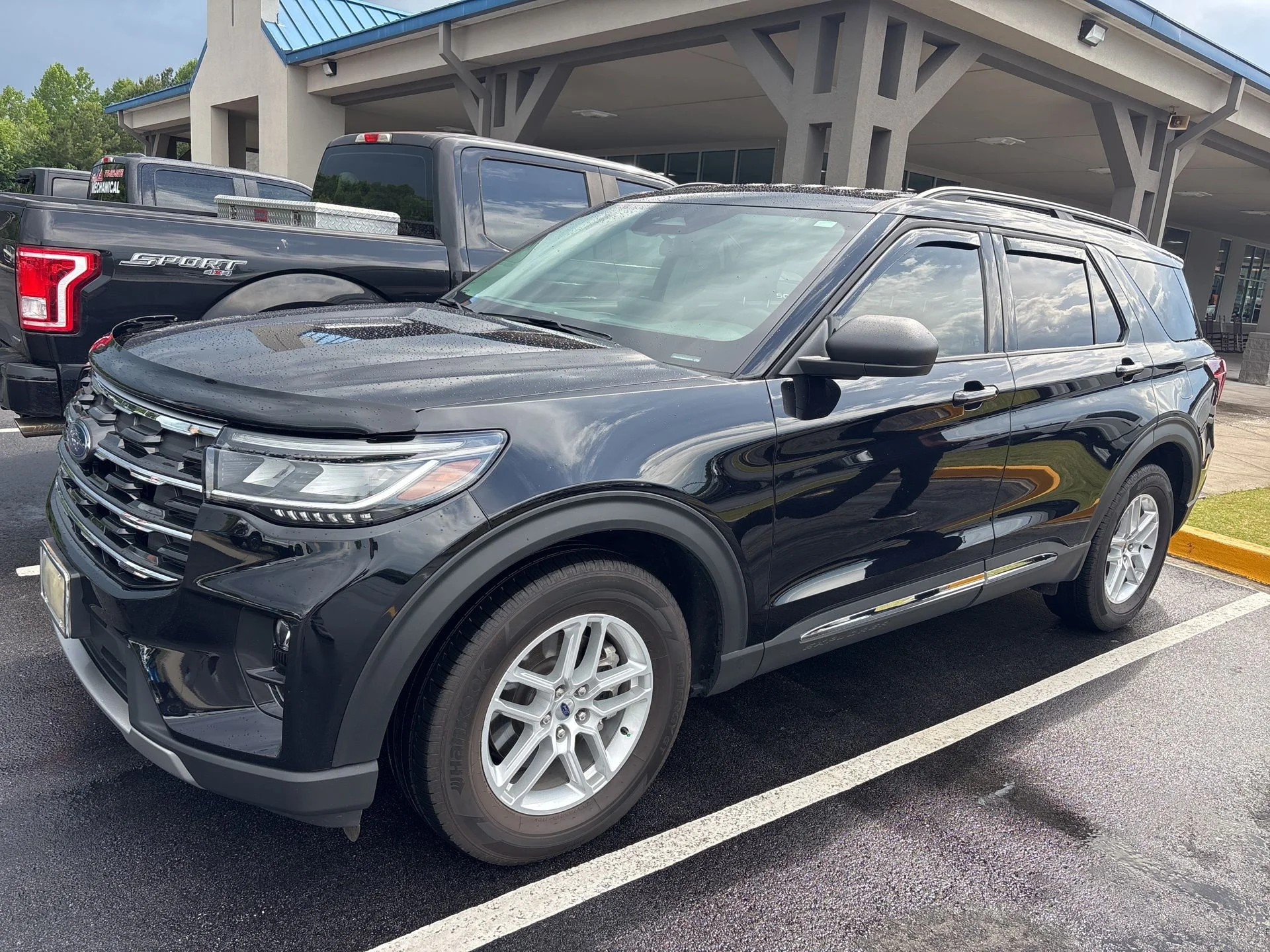 2025 Ford Explorer Active RWD (PL535)'s photo