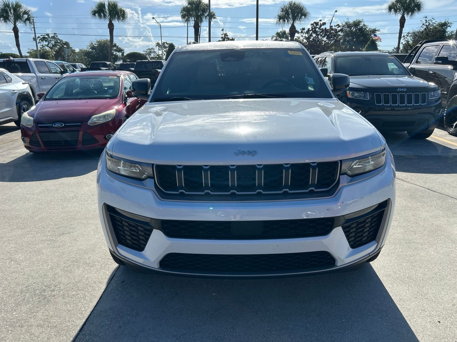 Used 2026 White/off-white Jeep Limited image 8
