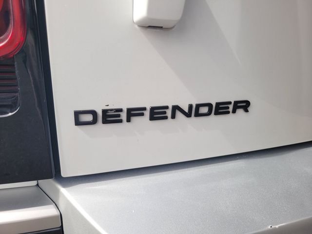Used 2025 White Land Rover S image 10