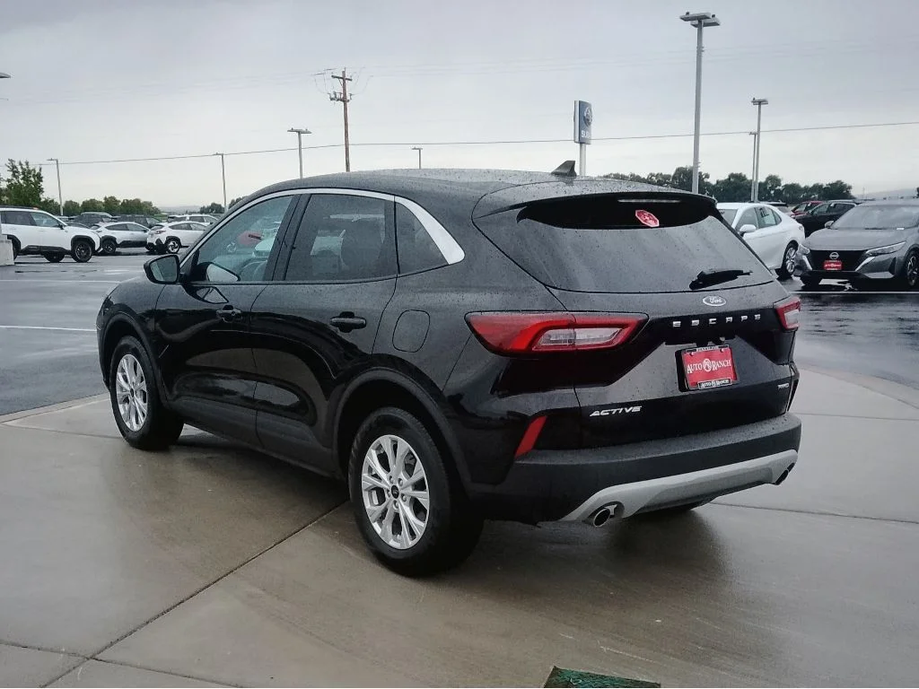 Used 2024 Agate Black Metallic Ford Active image 5