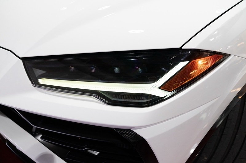 Used 2019  Lamborghini Base image 41