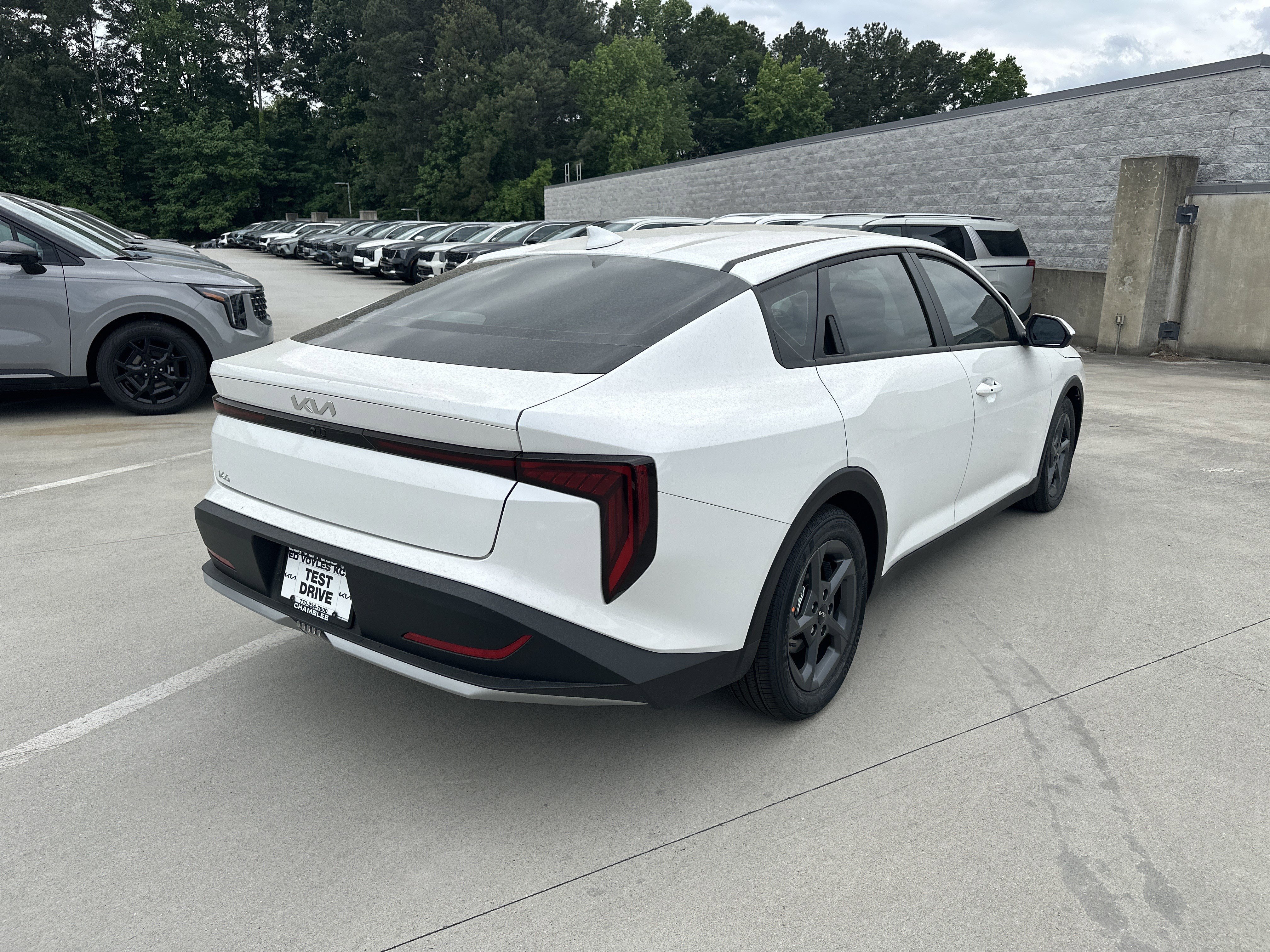 New 2026 Snow White Pearl Kia LXS image 6