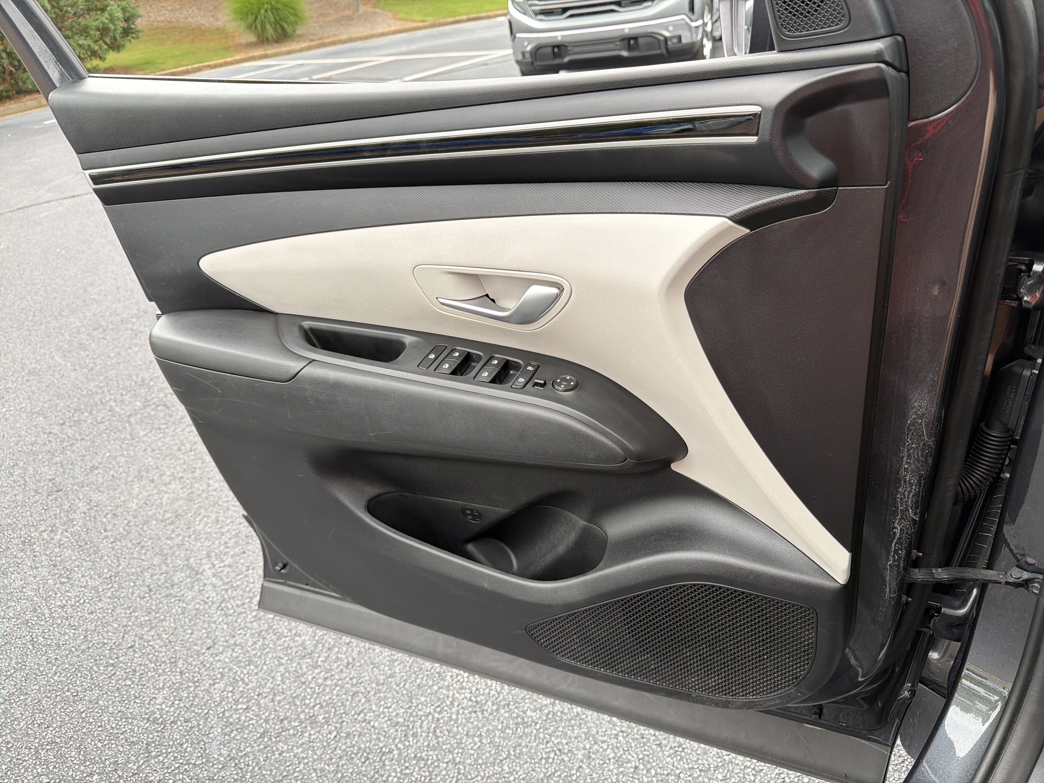 Used 2024 Dark Gray Metallic Hyundai SEL image 13