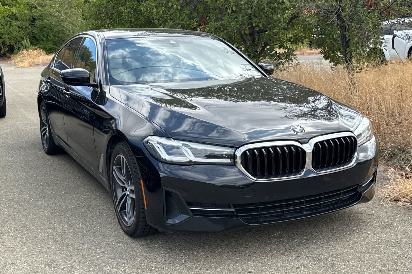Used 2021 Jet Black BMW 530i xDrive image 3