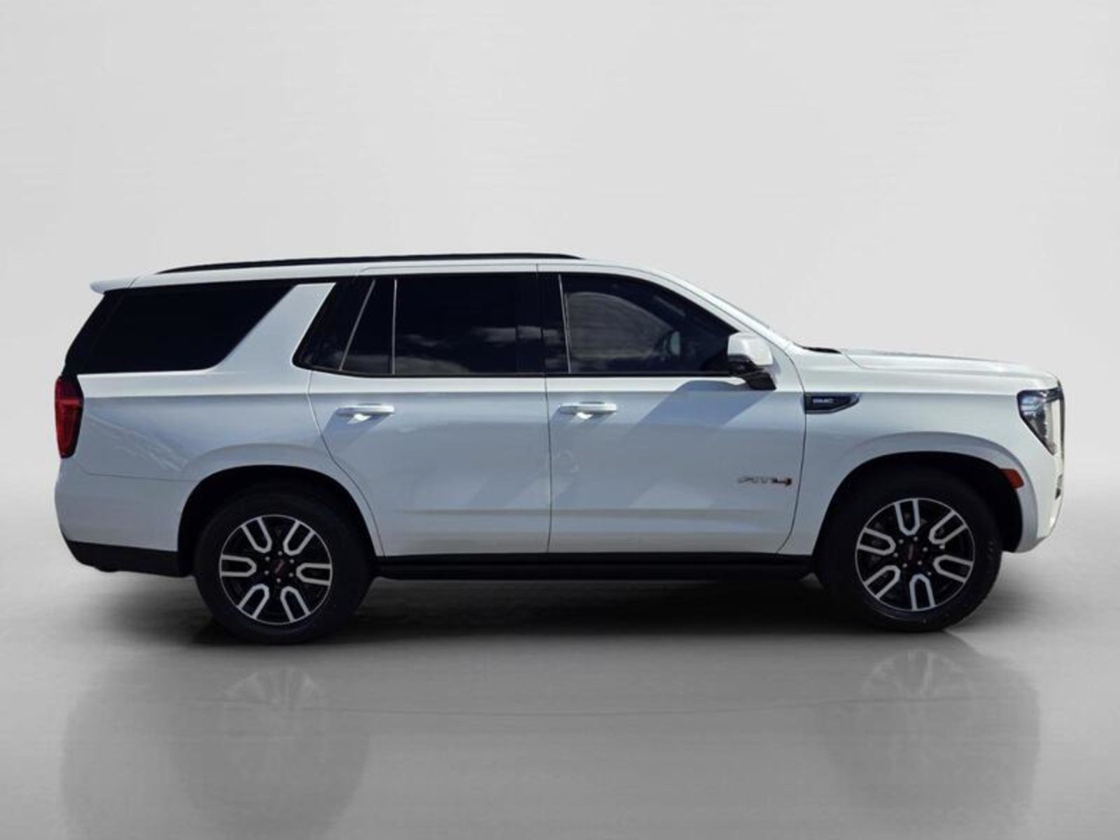 Used 2021 White Frost Tricoat GMC AT4 image 6