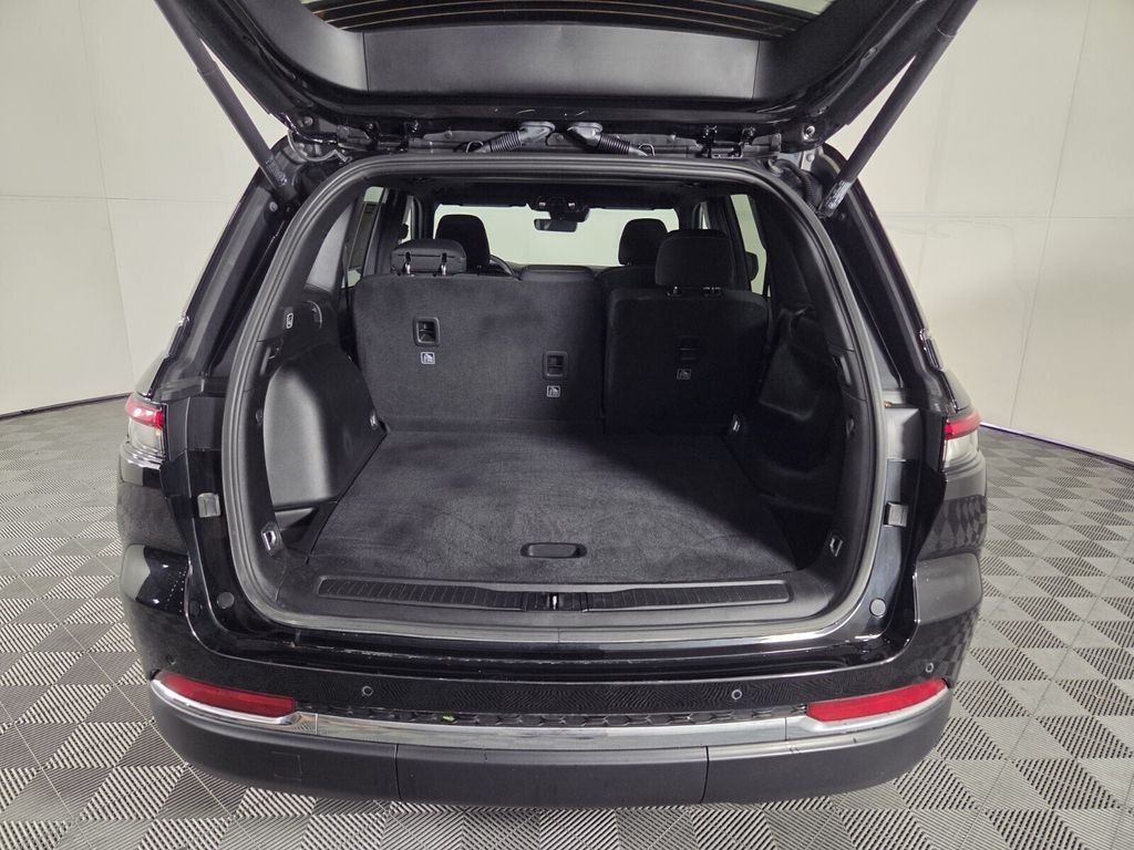 2025 Jeep Grand Cherokee Laredo - Photo 28