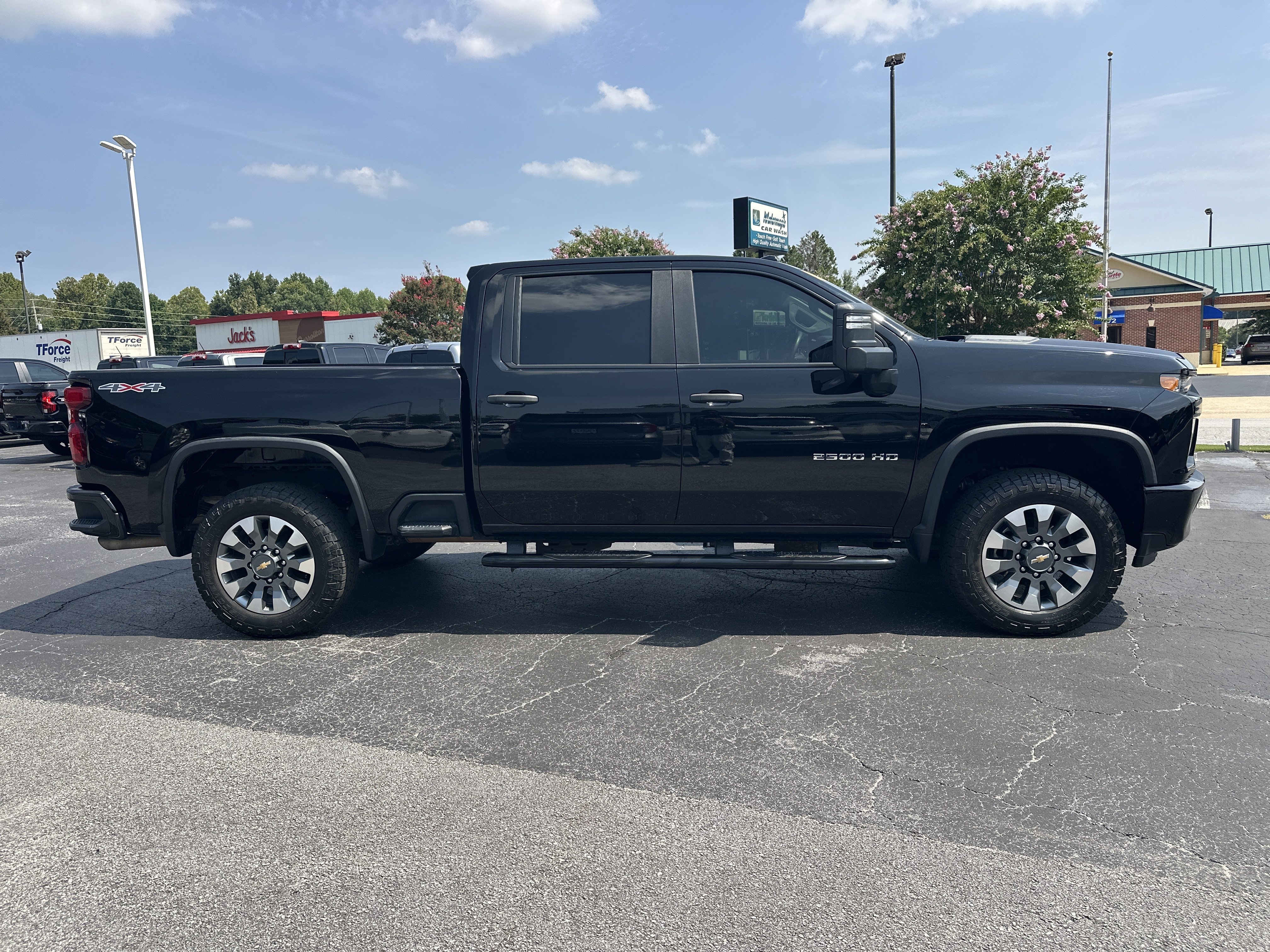 Used 2022 Black Chevrolet Custom image 9