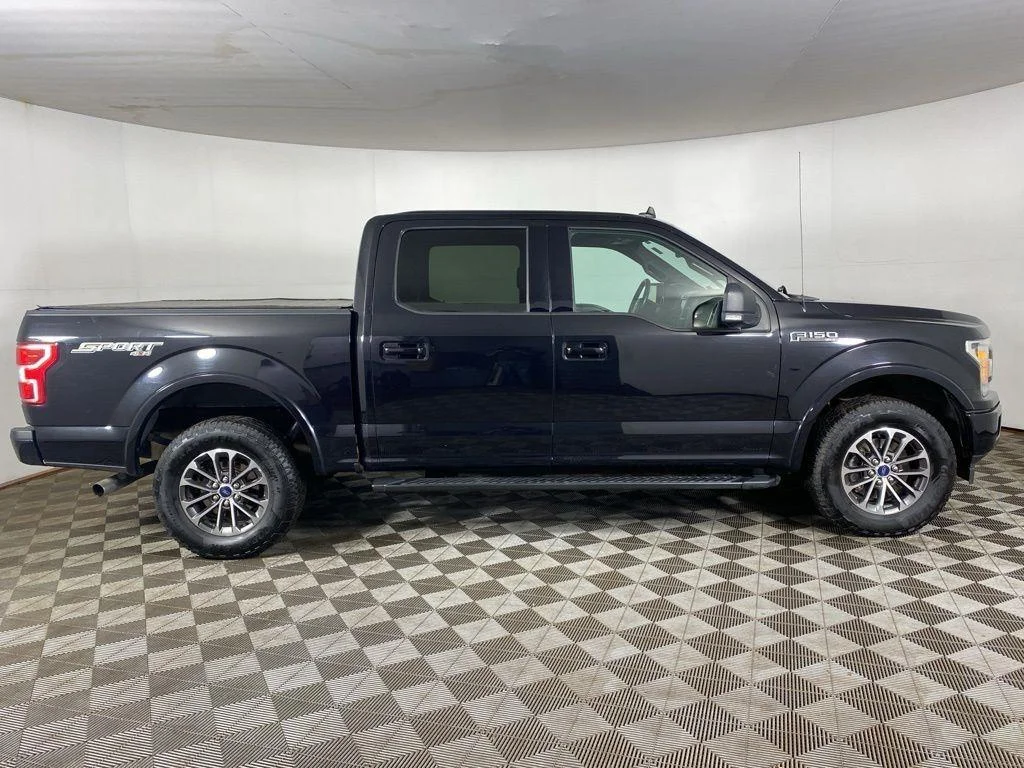 Used 2019 Black Metallic Ford XLT image 9