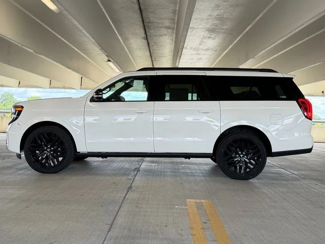 New 2027 Star White Metallic Tri-Coat Ford Platinum image 3