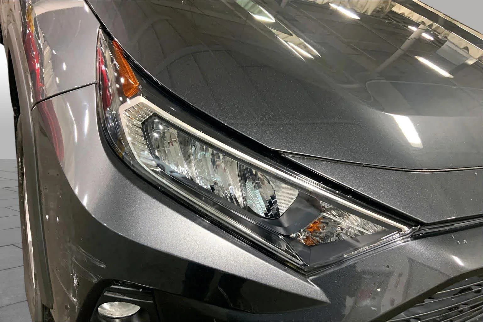 Used 2020 Magnetic Gray Metallic Toyota XLE image 28