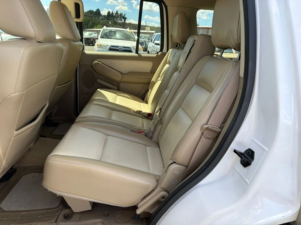 Used 2010  Ford Eddie Bauer image 16