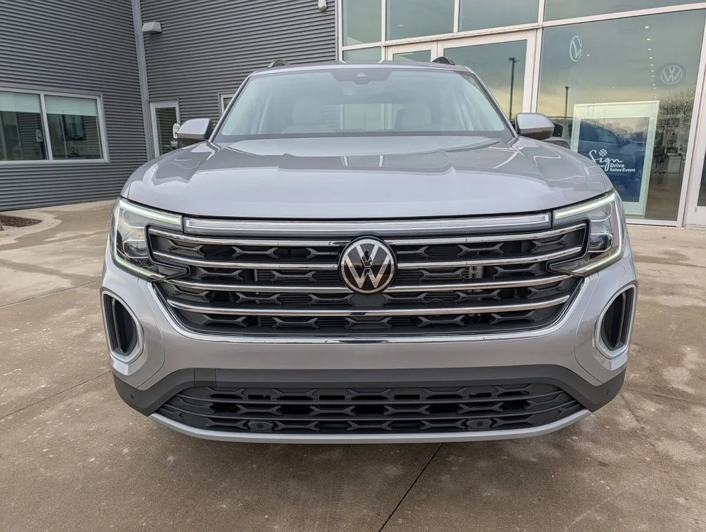 New 2026 Silver Volkswagen 2.0T SE w/Technology image 8