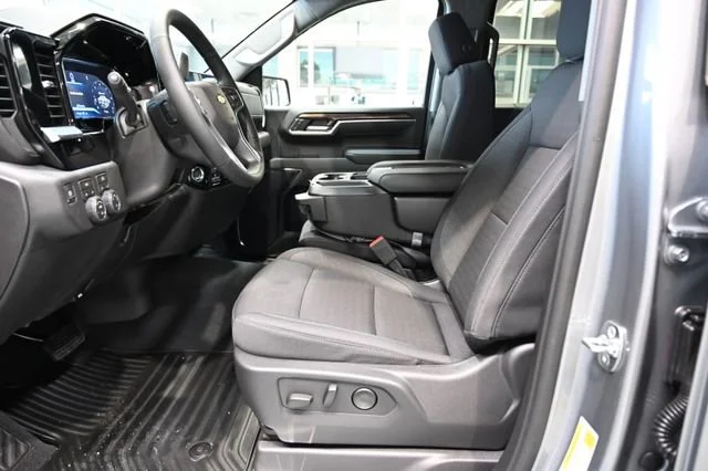 2026 Chevrolet Silverado 1500 LT - Photo 10