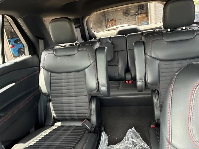 New 2026 Star White Metallic Tri-Coat Ford ST-Line image 14