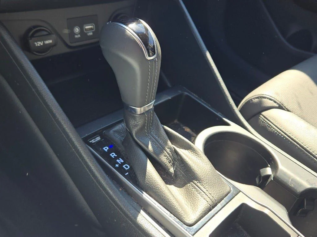 Used 2017 Black Hyundai SE Plus image 25